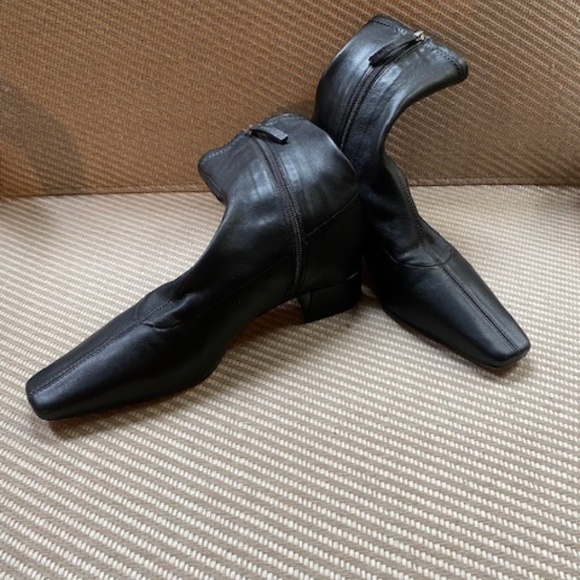 Reformation Rosina Black ankle Boot - Picture 3 of 9